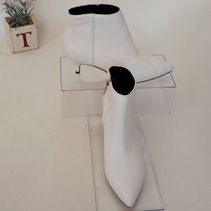sam edlman NWOT white leather ankle bootis size 6.5